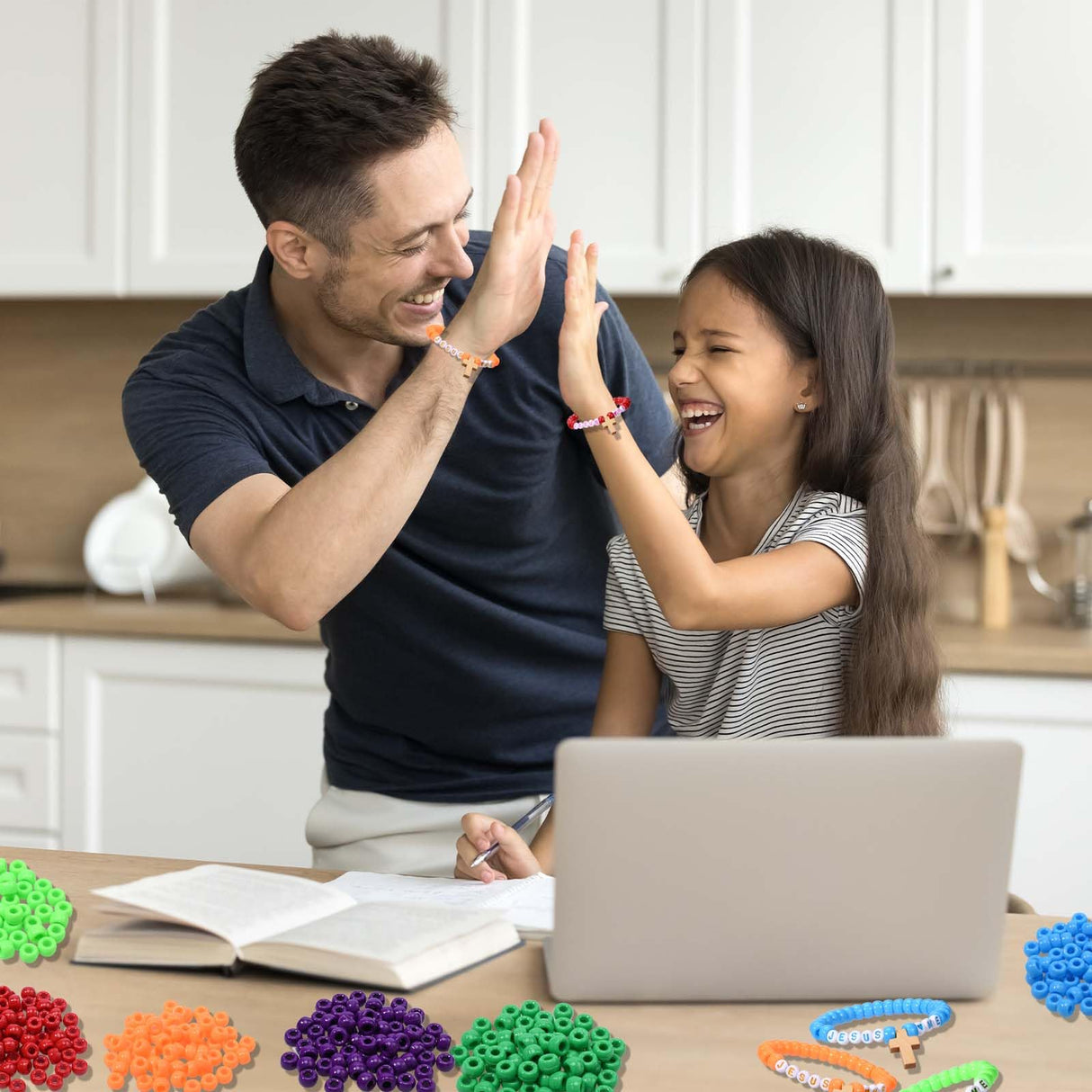 Sanixin 32 Set Jesus Love Me Faith DIY Bead Craft Kit Making Religious Bracelet Beads for VBS Week Sunday School Bible Verse Gifts Wooden Cross Bracelet Craft Kit